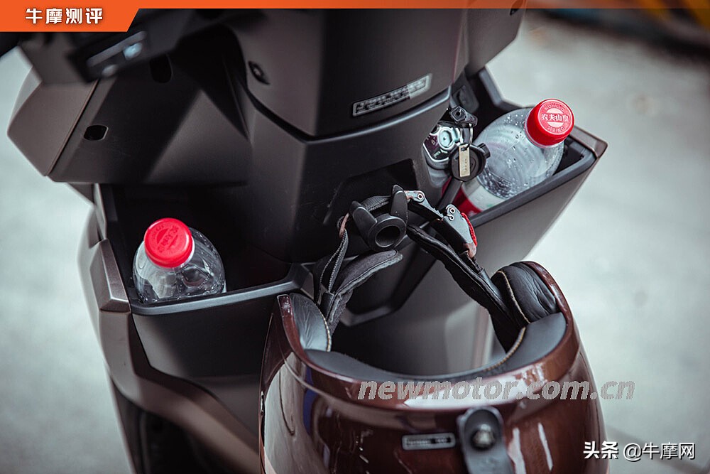 五羊本田nx125和雅马哈巧格哪个好,新款五羊本田nx125踏板车骑行感受