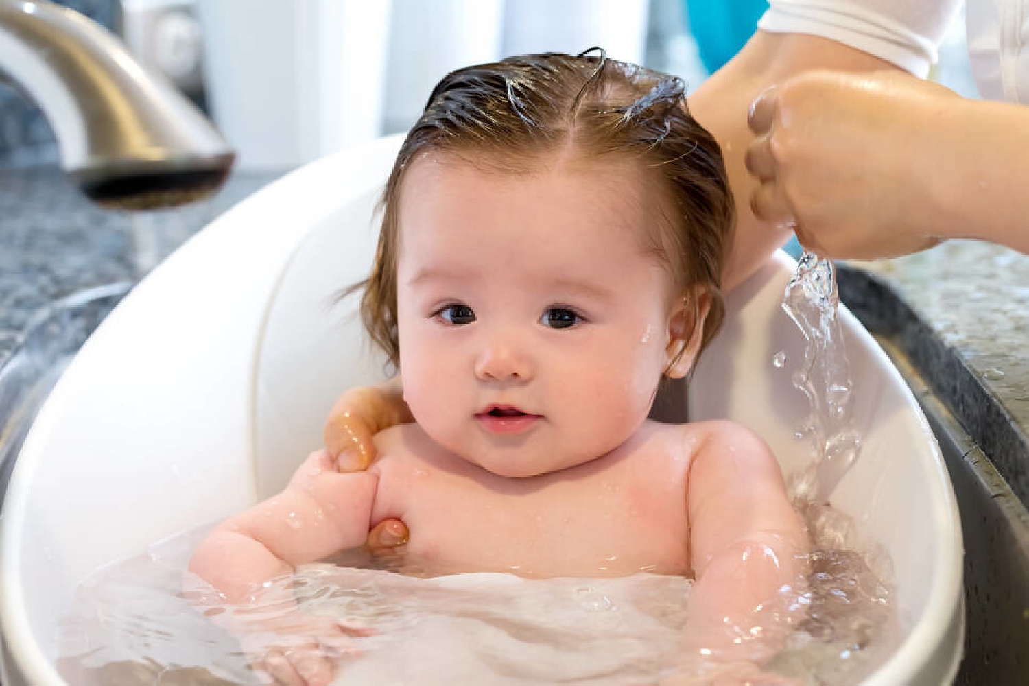 冬天多久给宝宝洗一次头比较合理,冬天浴霸正确使用方法