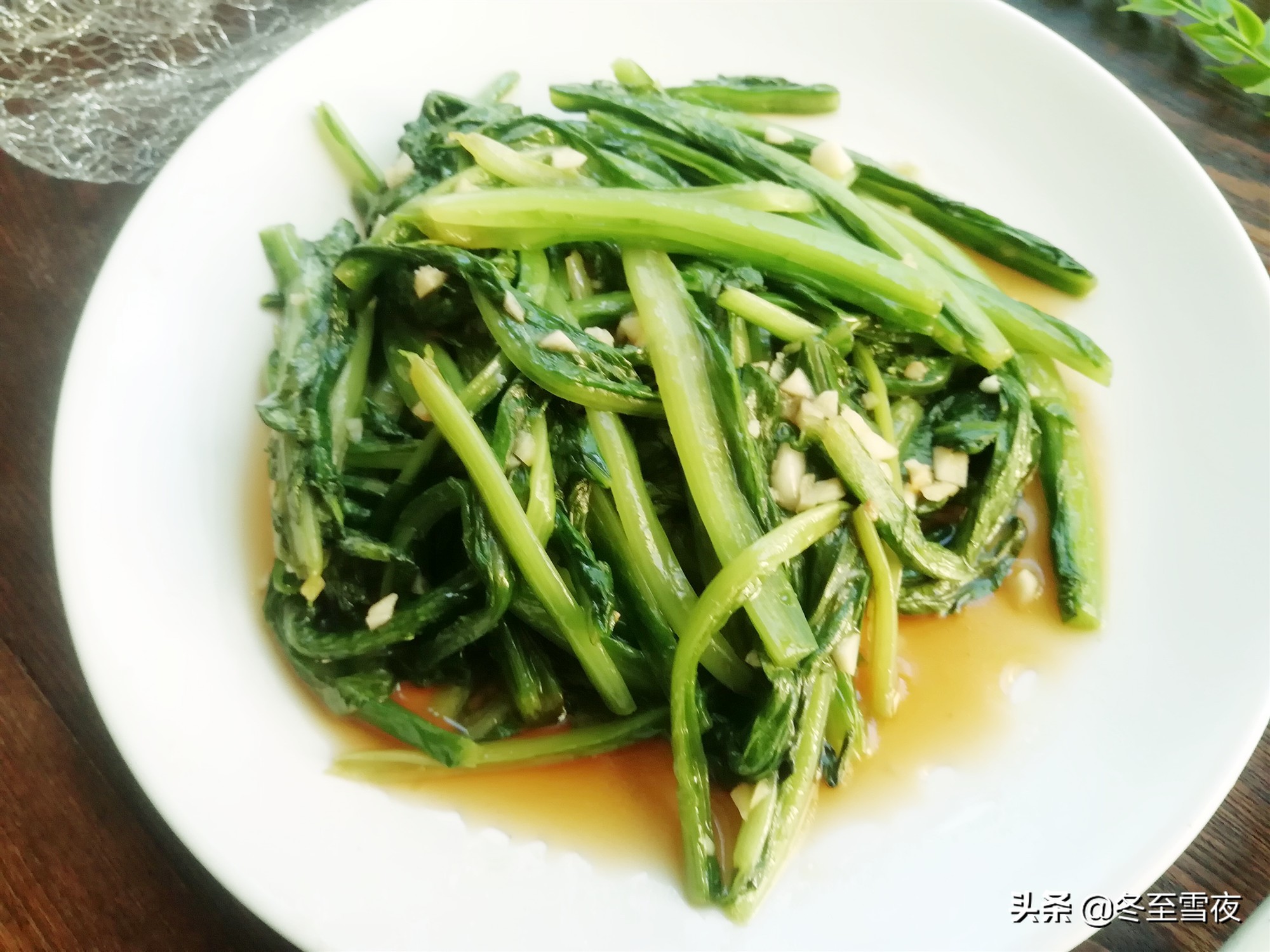 春季吃的这道时令菜清脆又爽口,春天多吃这菜清香脆嫩还去火