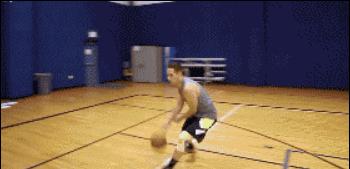 简单实用篮下技巧,上篮技巧30招篮球炫酷过人技巧