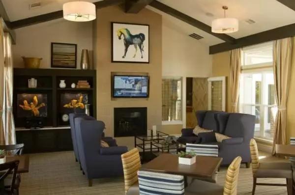 1000万美元在美国买房子,美国1000美元能租到什么样的房子