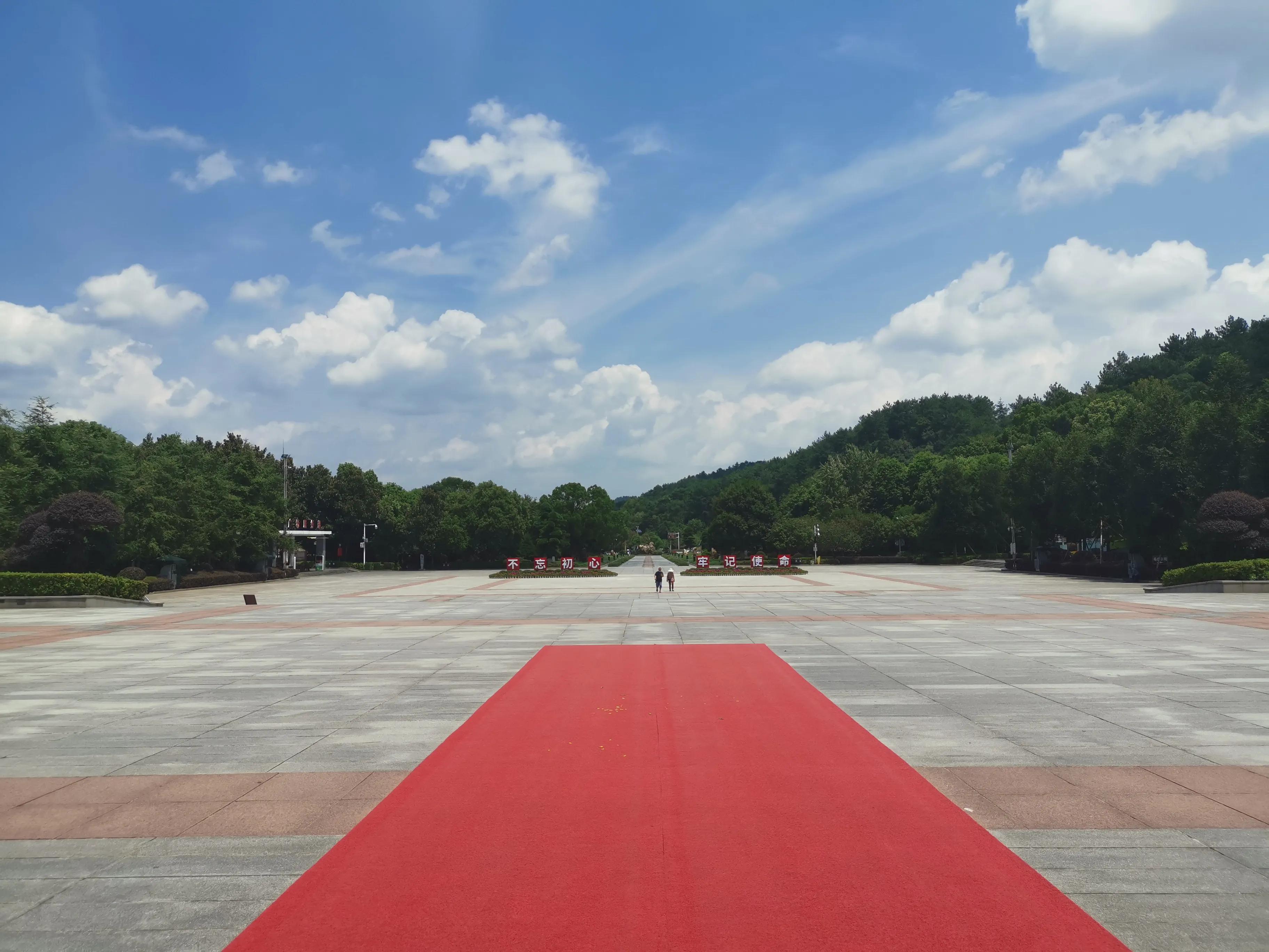 周末韶山一日游:参观了毛*东泽**故居、滴水洞、虎歇坪
