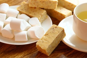 牛轧糖的做法步骤,牛轧糖不粘手做法