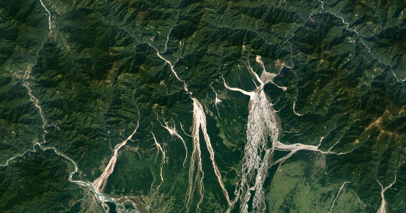 尼泊尔喜马拉雅山水源,喜马拉雅山有多少水资源