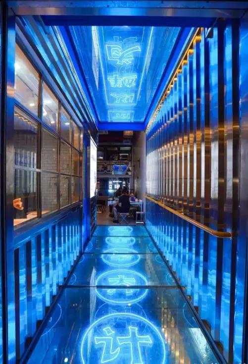 半年5家直营店，不得不说，这家串儿店“怪会玩的”