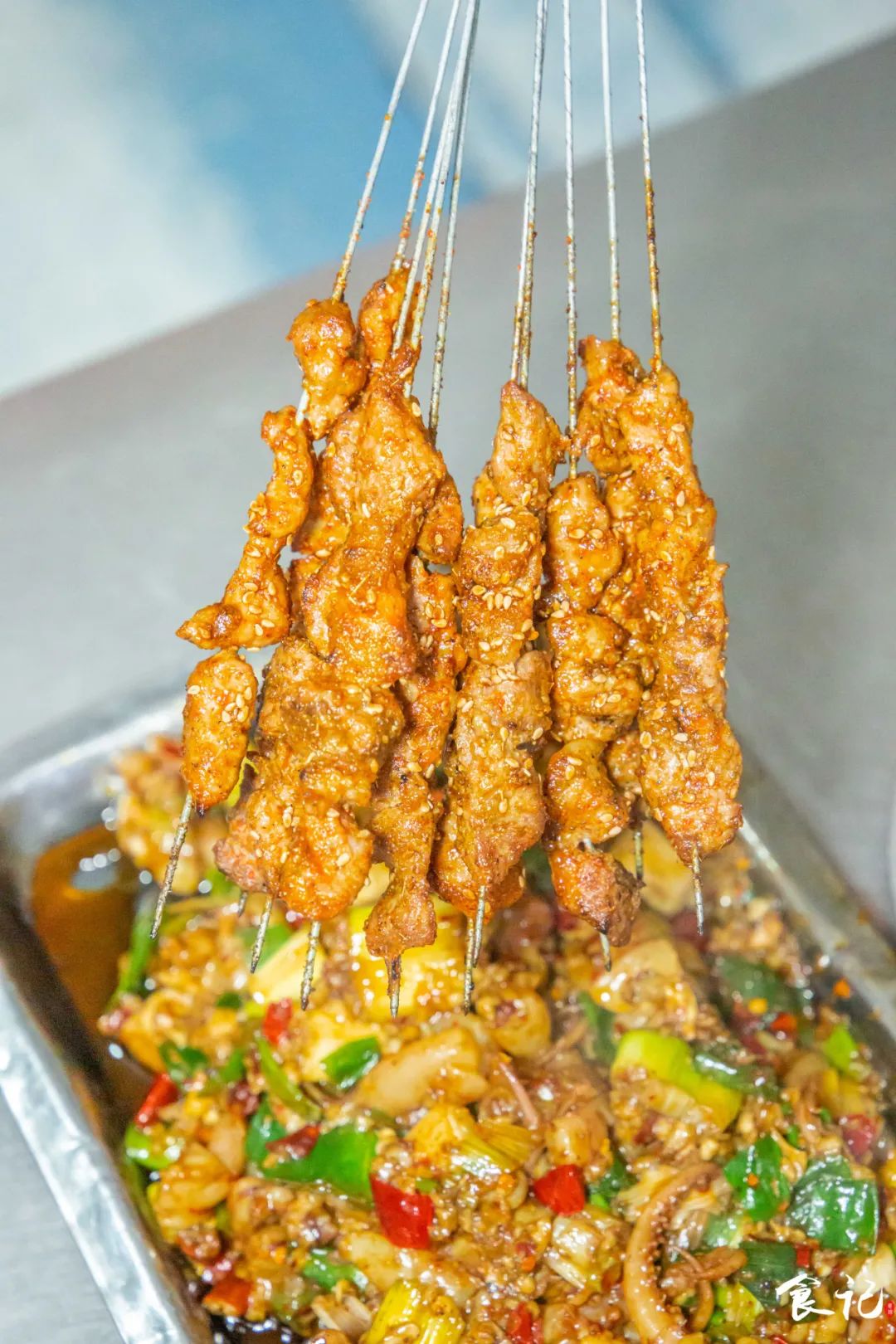 藏在襄阳定中街的铁板海鲜烧烤，不声不响的就火了23年....