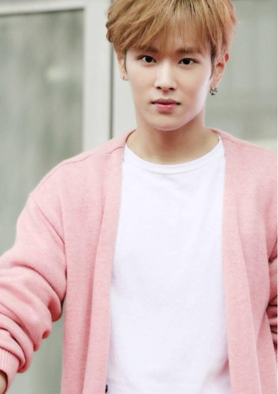 李汶翰简单造型,李汶翰皮衣搭配图片大全