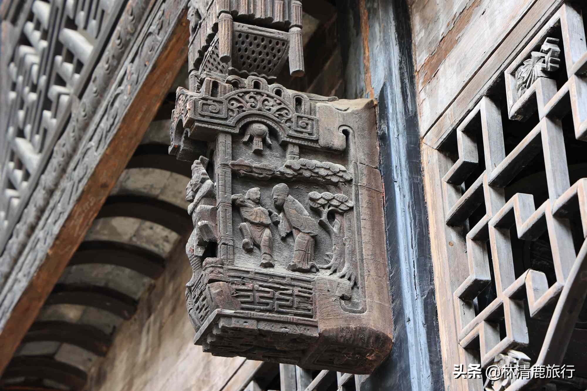 娓呮湯鏈夊悕鐨勫瘜浜屼唬,鏄庢竻缃戠孩寤虹瓚