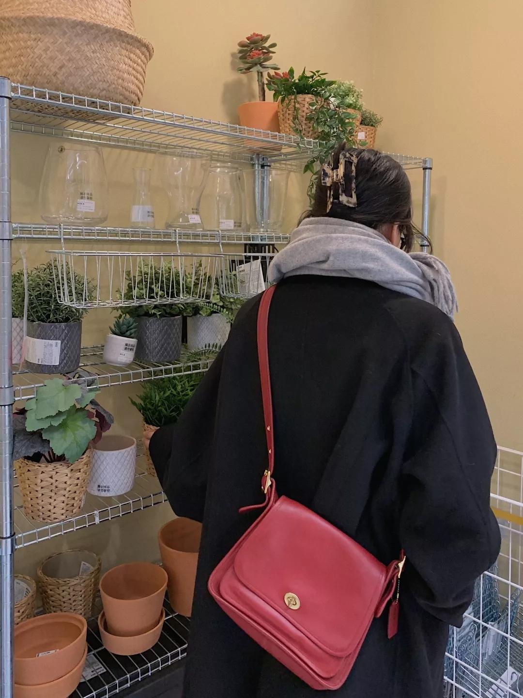 红色分享,红色系单品穿搭技巧变身活力少女