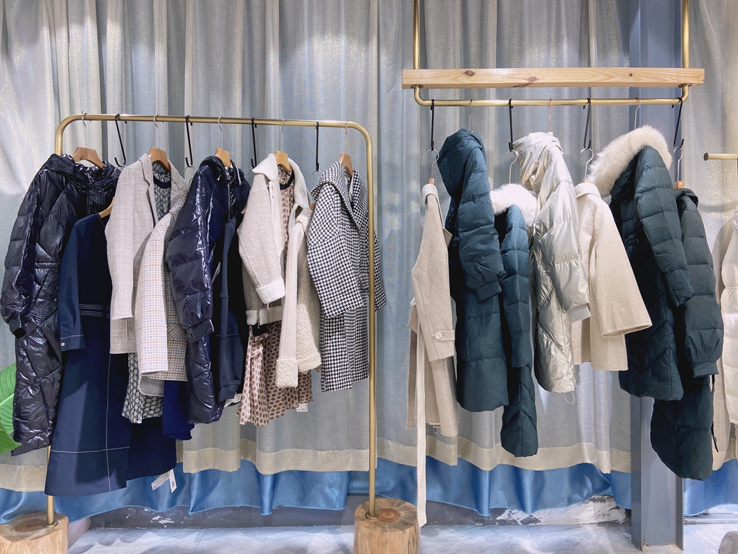 卡嘉茜女装官方旗舰店,卡嘉茜女装是什么档次