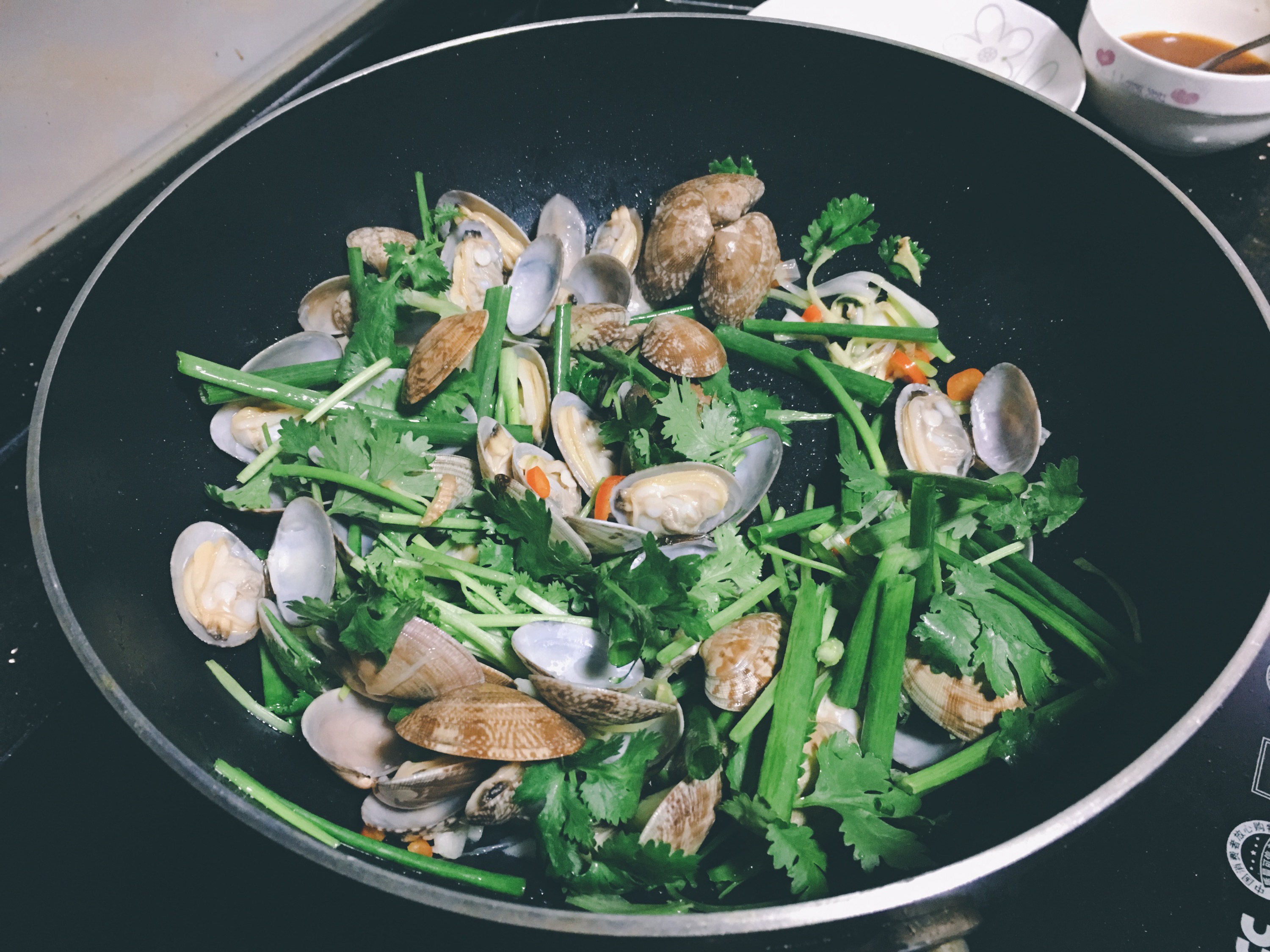 花甲和花蛤哪种好吃,爆炒剥壳花蛤的正宗做法