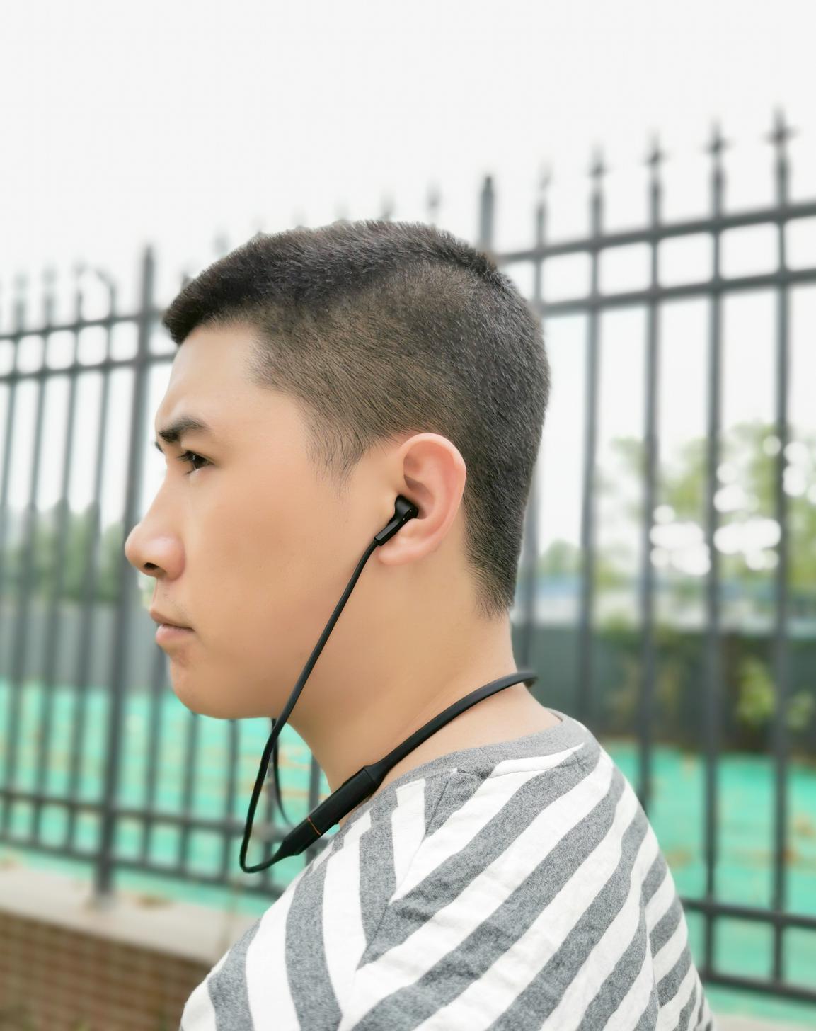 一款适合毕业旅行的耳机上手评测，快充这个功能我很喜欢