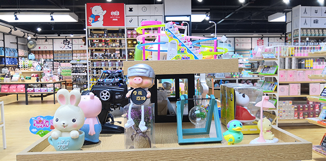 目前比较火的创业项目加盟推荐,最新火爆百货加盟项目