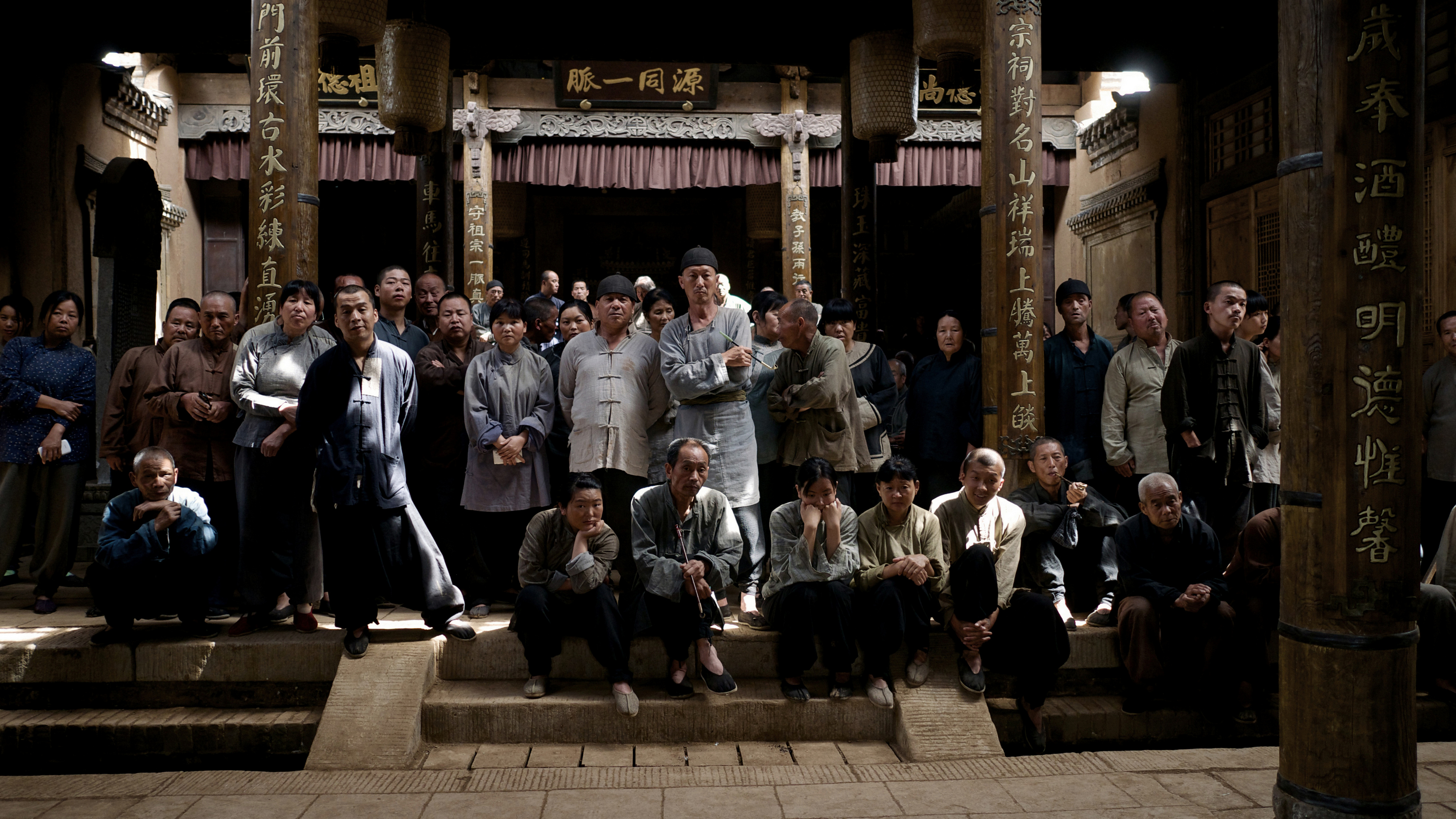 我拍了数千名路人甲，“成年人不要给自己编织梦想”|图集