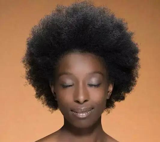 黑人发型夸张,头发却不是自己的?黑人的假发市场有多大