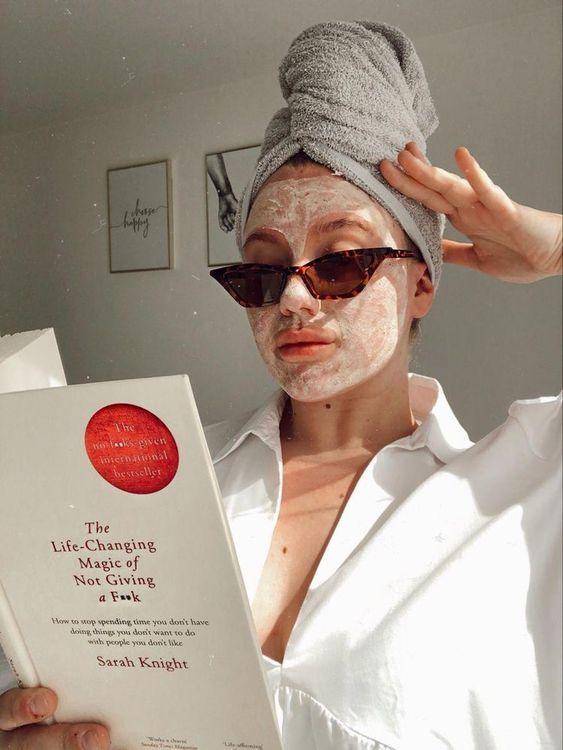 贴面膜有点小刺痛是缺水吗,脸部缺水贴面膜会刺痛是怎么回事