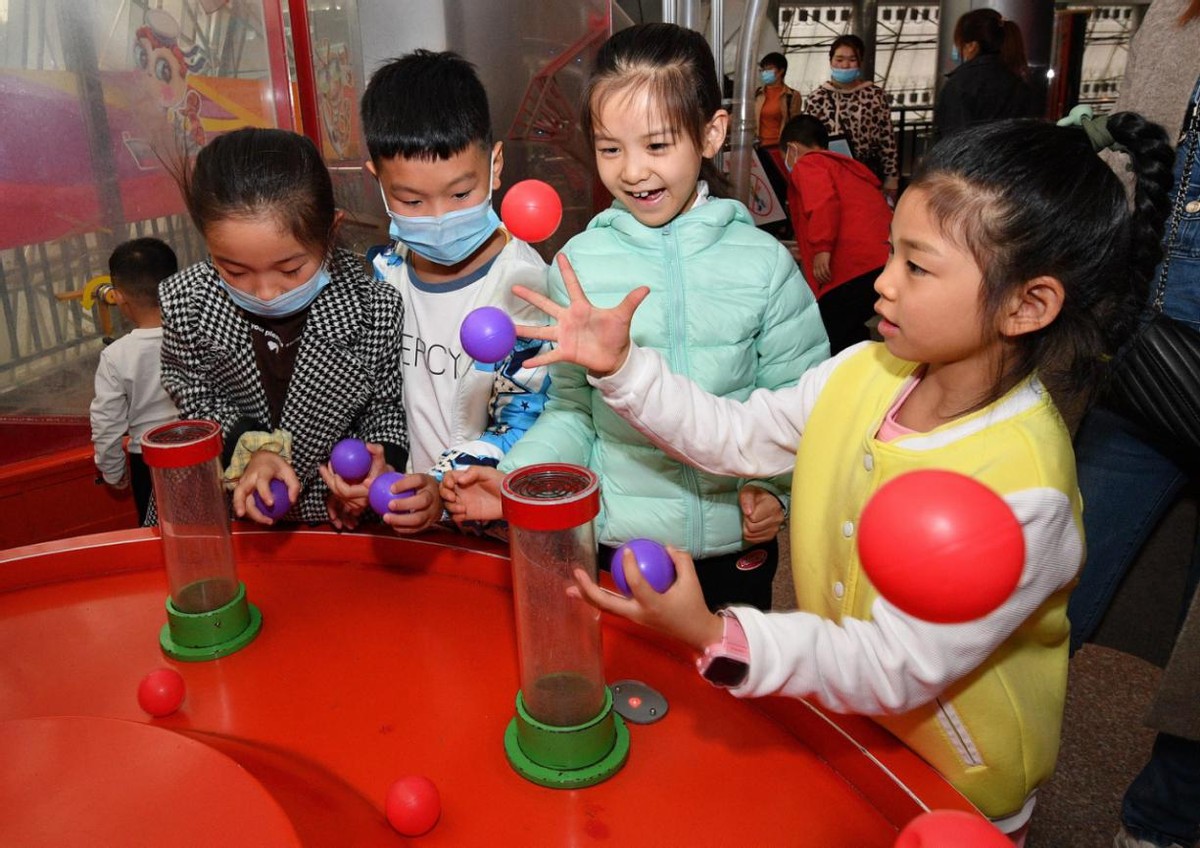 《人民日报》刊载报道郑州科技馆“馆校结合”工作