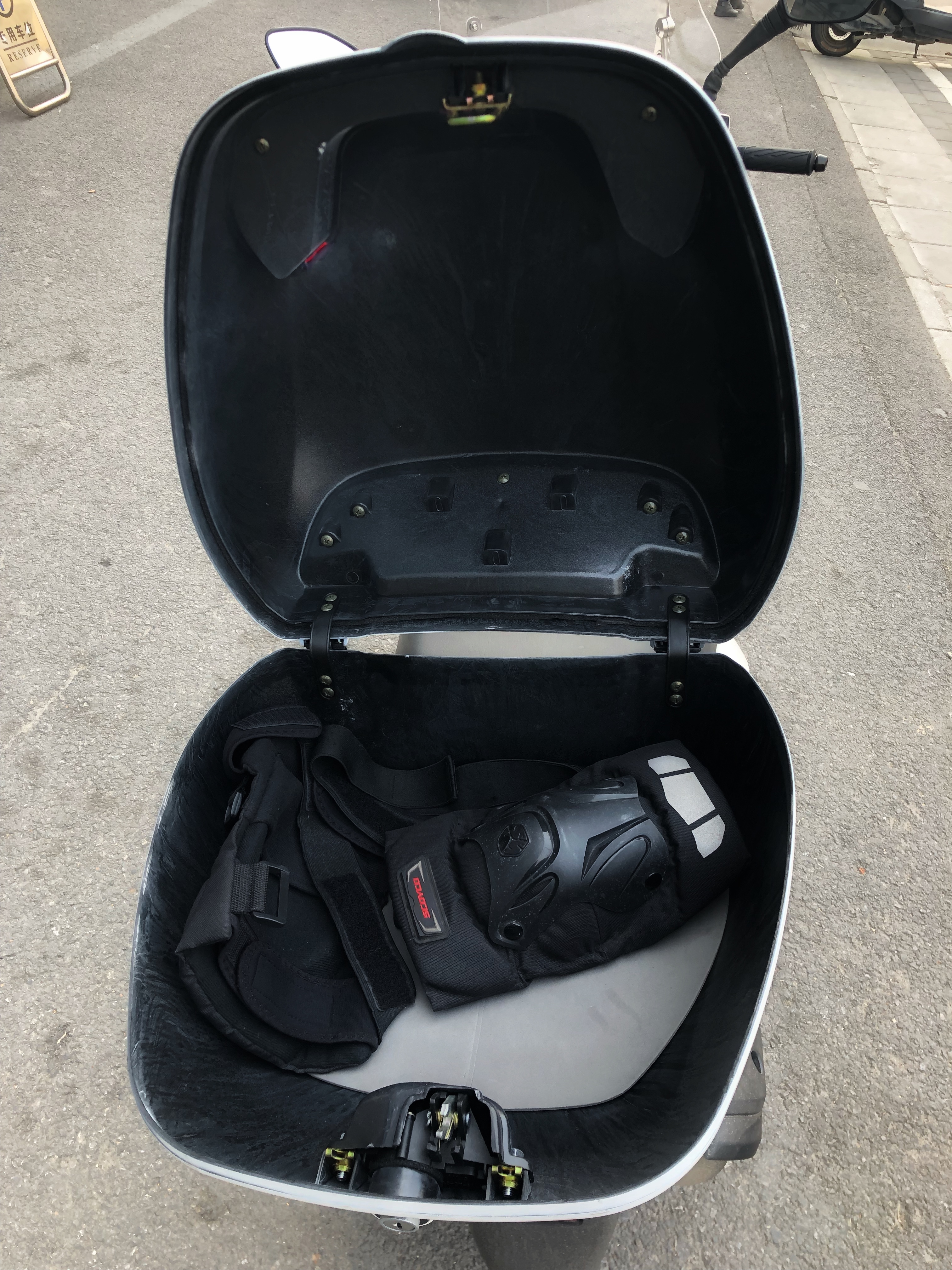 为什么我的铃木uu125前面是鼓刹,为什么选择uu125铃木