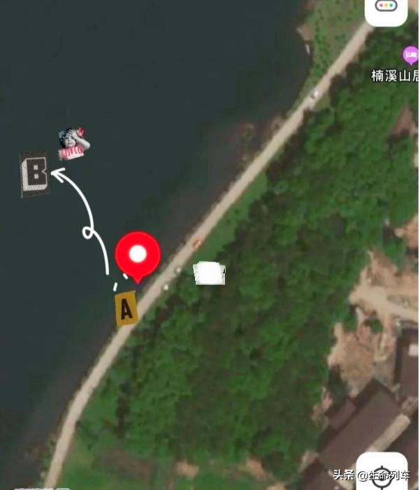 五菱宏光mini女司机撞人溜车,五菱宏光mini拐弯翻车从车里出来