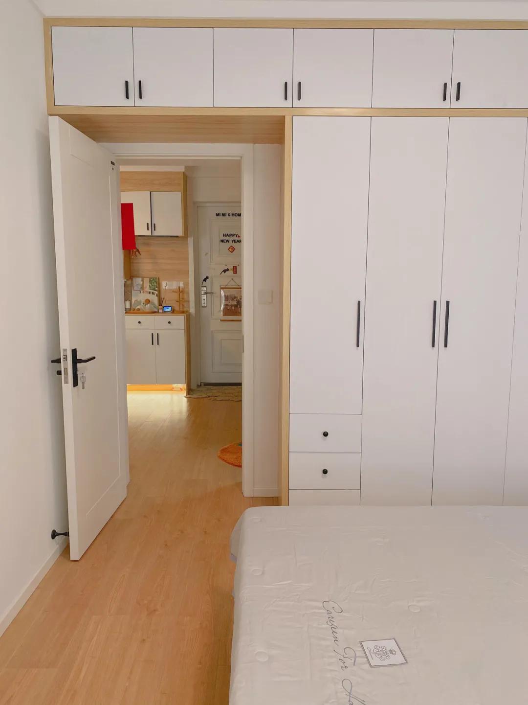 又一独居女孩爆红！买下60m²二手房，仅花4.5W装成全能“大胃王”