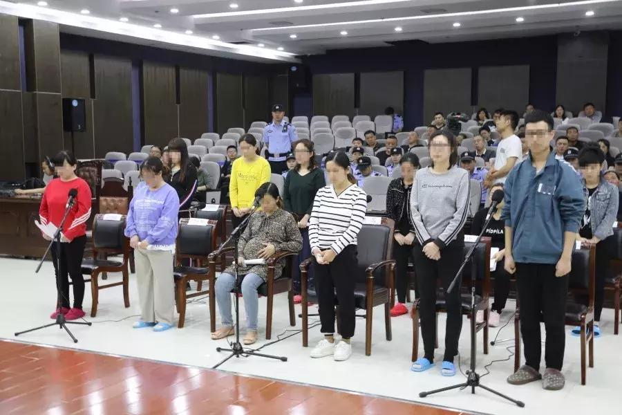 杩涘彛鍑忚偉鑽珶鏄タ鑽窡闈㈢矇鍋氱殑,鍗栧彜鏂瑰噺鑲ヨ嵂琚垽鍒戠殑妗堜緥