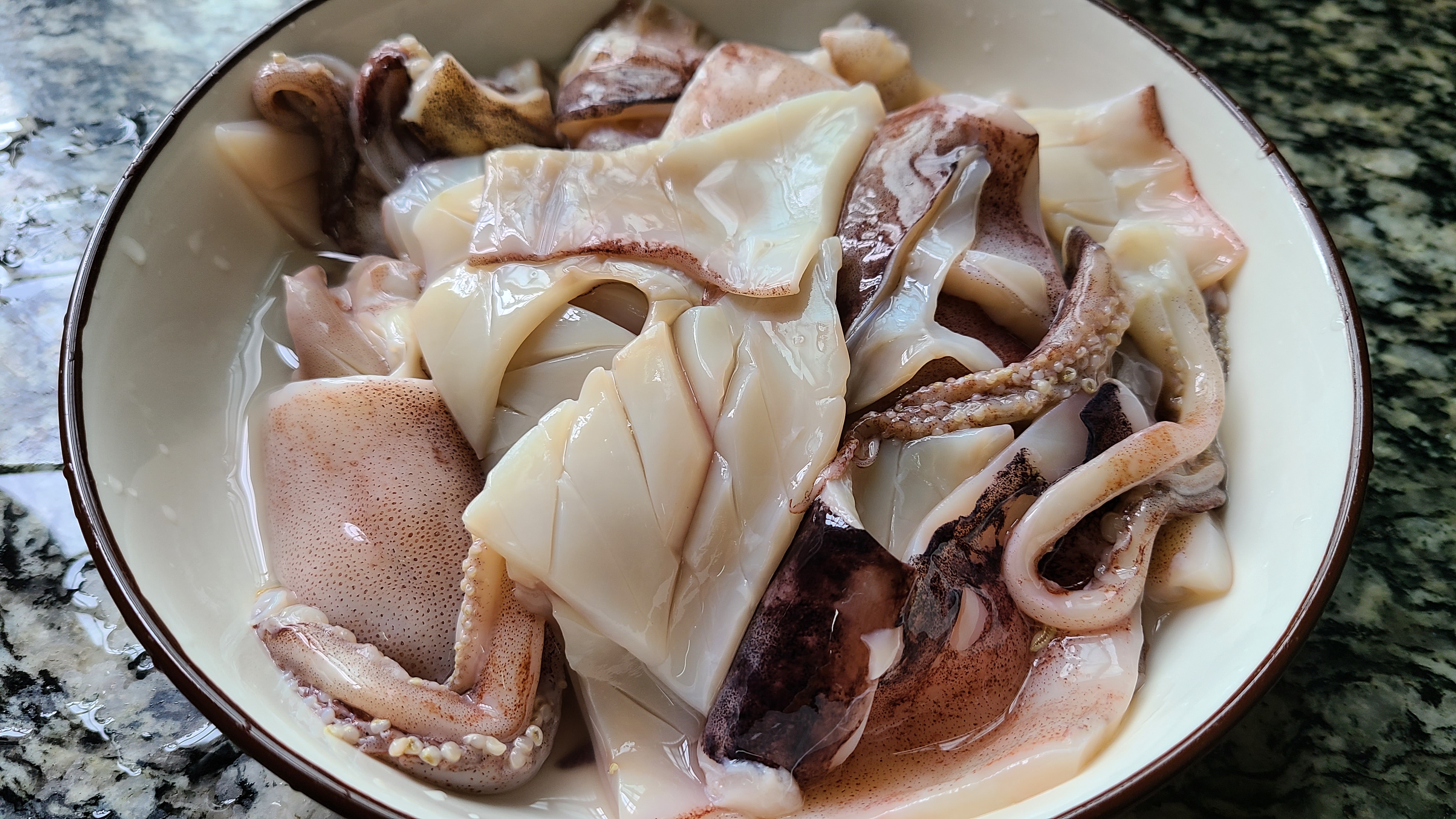 鱿鱼的做法大全简单易学,鱿鱼的家常做法鲜香味美好吃简单