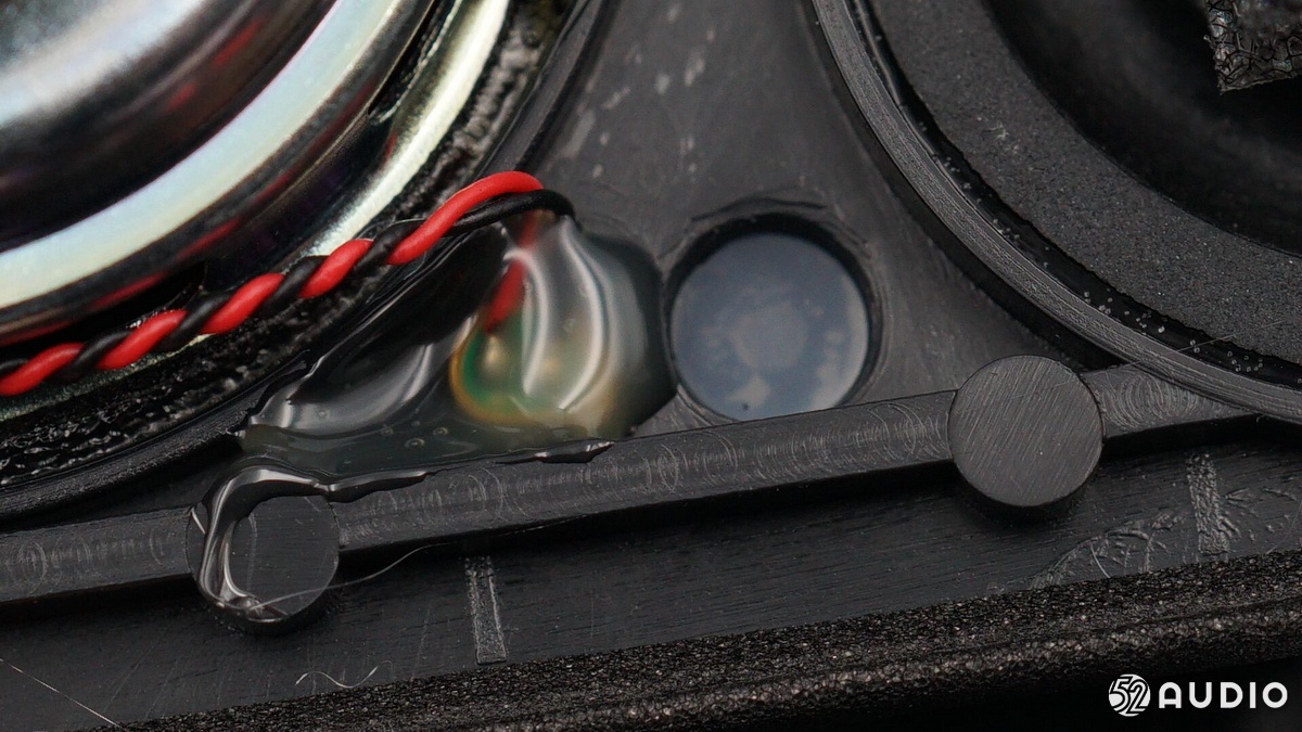 马歇尔EMBERTON蓝牙音箱拆解,便携ai蓝牙音箱拆解