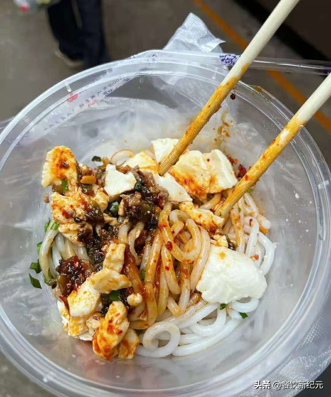 带北方朋友在南方菜市场买菜视频,带着东北朋友去赶集