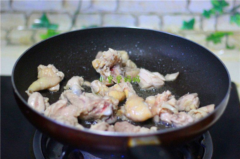 鸡腿汤怎么炖补气血增强免疫力,鸡腿怎么煮有营养简单