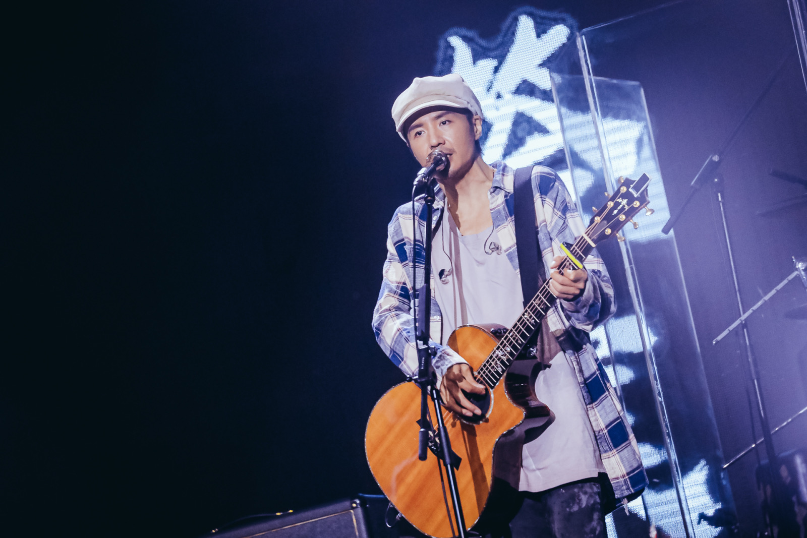 青春永远,金曲永恒:LoveRadio上海农商银行《最爱金曲榜》爱在东方美谷音乐盛典唱响经典,向爱致敬