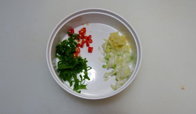 莲藕炖排骨莲藕边变黑,莲藕排骨汤为什么莲藕变黑