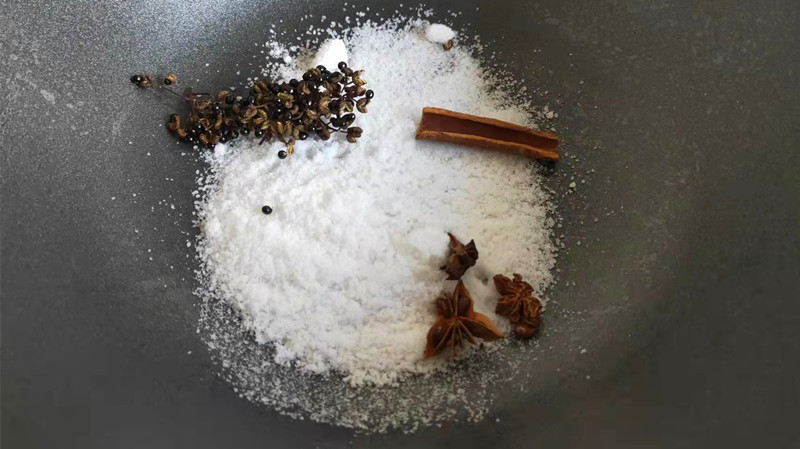 腌腊肉到底要不要洗了再晾晒,腌制咸腊肉晾晒前需要清洗吗