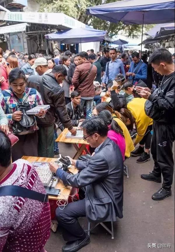 直播行业惹众怒?7000名玉商联名上书抗议,玉石直播要歇菜了?