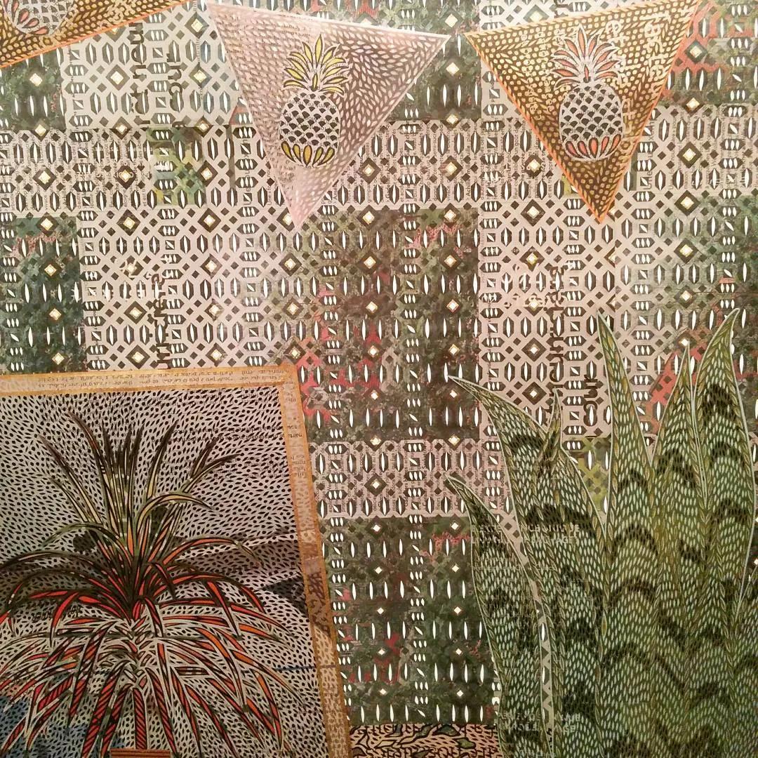 她用一把手术刀在2毛钱废报纸上雕出精美图腾,一幅卖60万