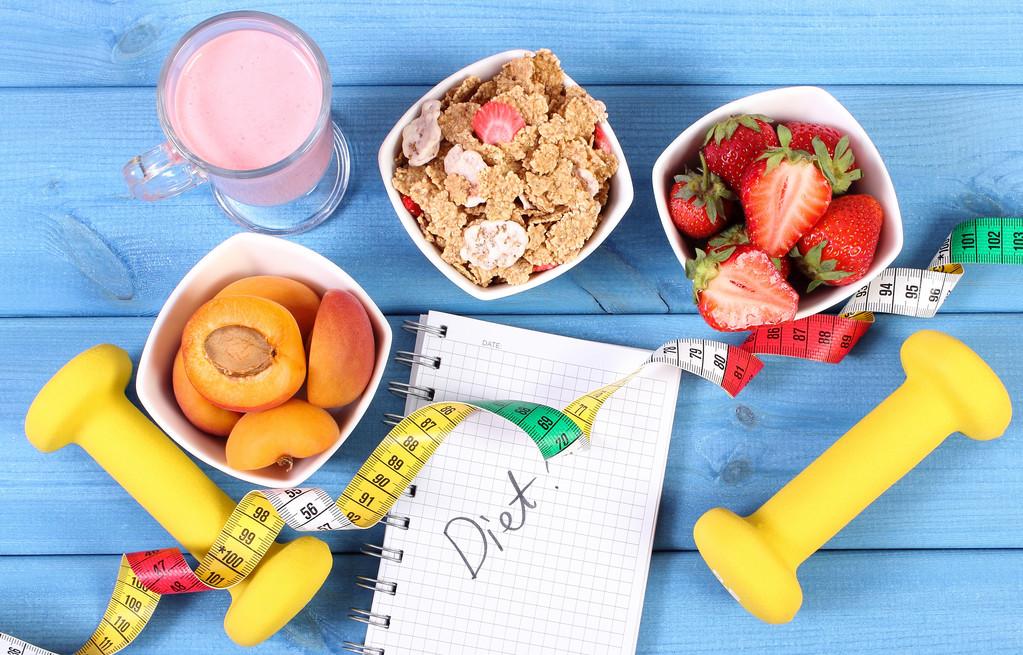 关于高血脂的四个知识,专家说对付高血脂的最好办法是