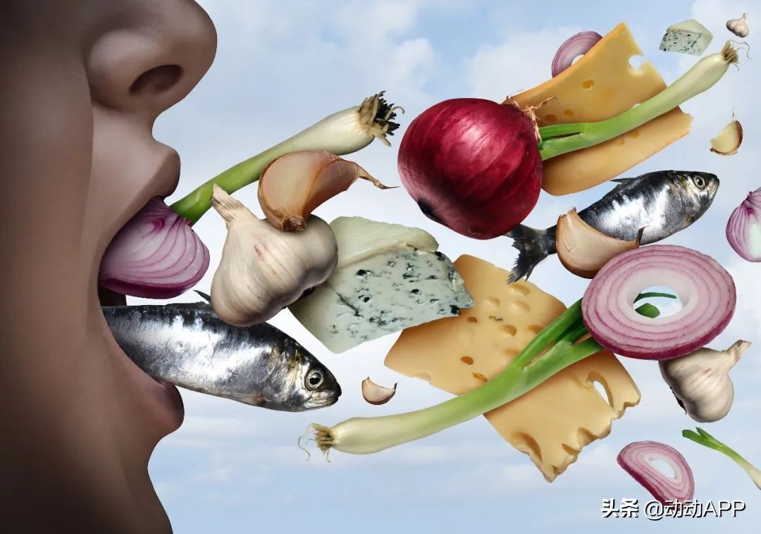 口罩戴一会有臭味是口臭导致的吗,口臭自己戴口罩闻不到怎么回事