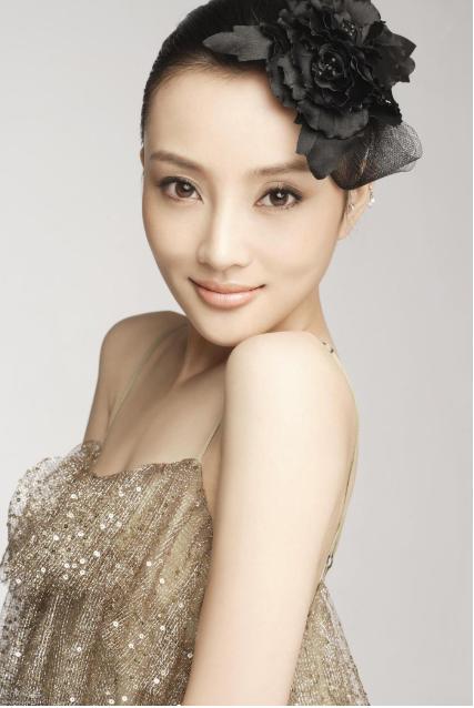 李小璐终于换风格,离婚后李小璐变化多大