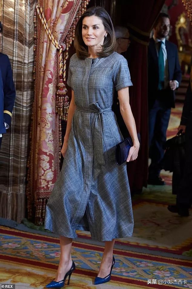 不好了，Zara都出口红了！钱包君已经准备好了～小郑周报