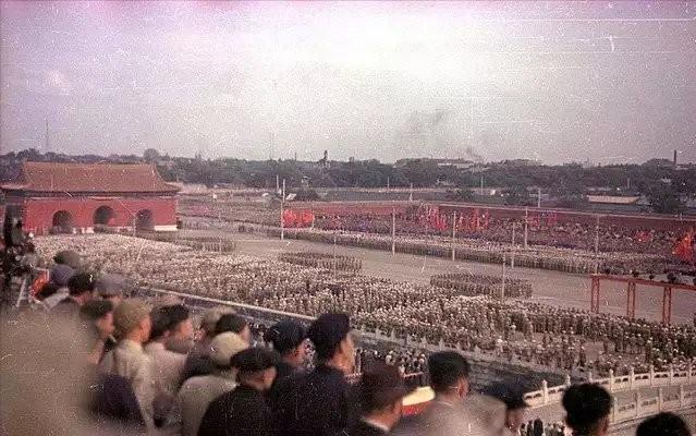 1997年香港回归,如果英军以*力武**抗拒解放军,英军能守住香港吗?