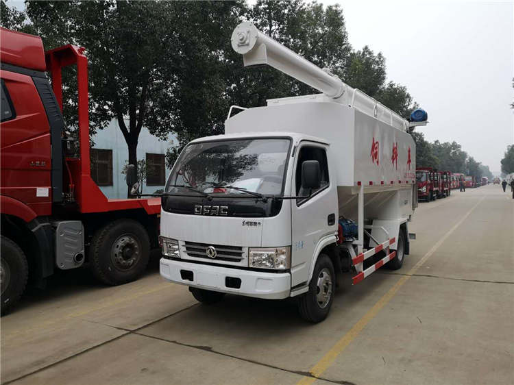 求购散装饲料运输车,二手大吨位饲料运输车