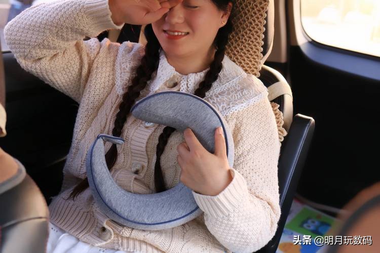 美国u型颈椎枕,u型按摩颈椎枕测评