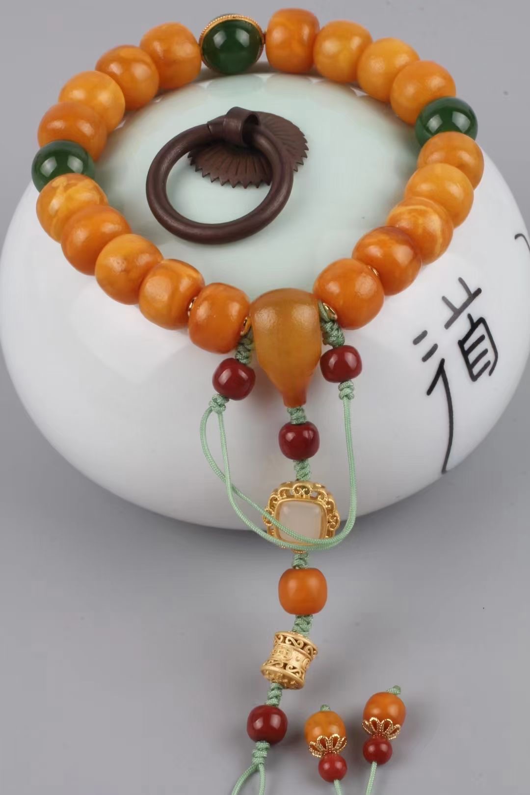 烤色蜜蜡和纯天然蜜蜡的区别,烤色蜜蜡和老蜜蜡的荧光区别