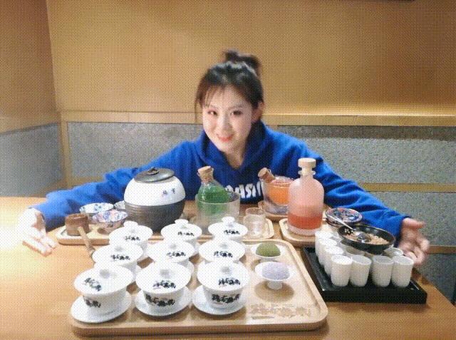 贵阳辣子鸡多锅煮的网红店,贵州贵阳最火爆辣子鸡店铺