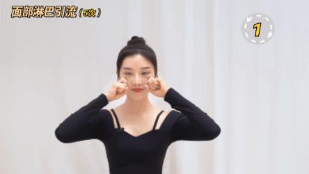 55岁巩俐和56岁张曼玉,巩俐抗衰老的秘诀