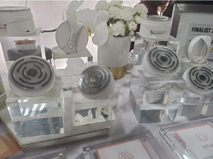 粉底液口红上妆白里透红,粉底液口红