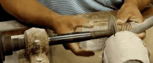 牛角梳:怎么从圆圆一个大牛角到平平无奇一把梳?