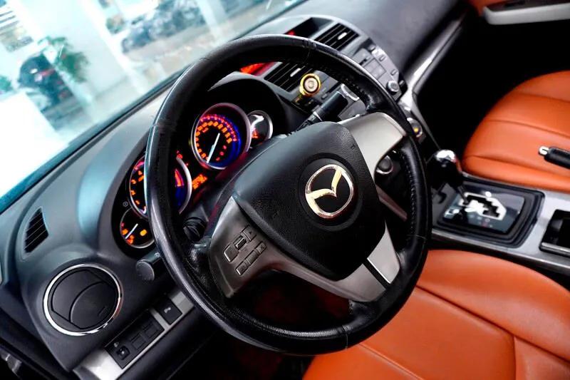 2013年马自达睿翼2.0提车作业,2012马自达睿翼2.5l高配