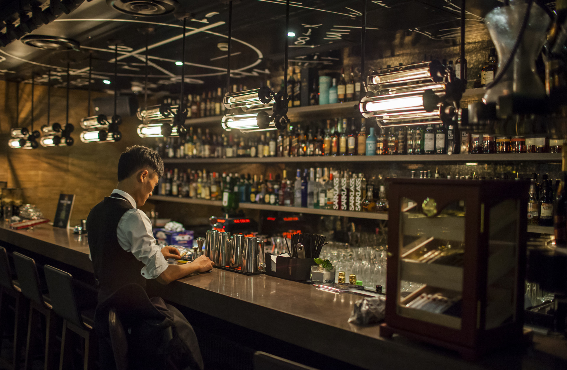 生活总是苦难的但生命又短暂,生活总是如此艰辛又充满希望