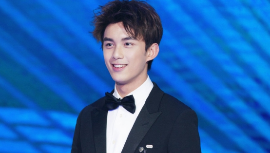 吴磊采访说自己不够成熟,吴磊采访说自己还不够成熟