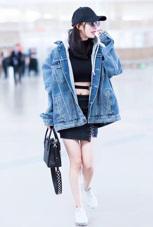 杨幂露脐装马甲,杨幂露脐装造型